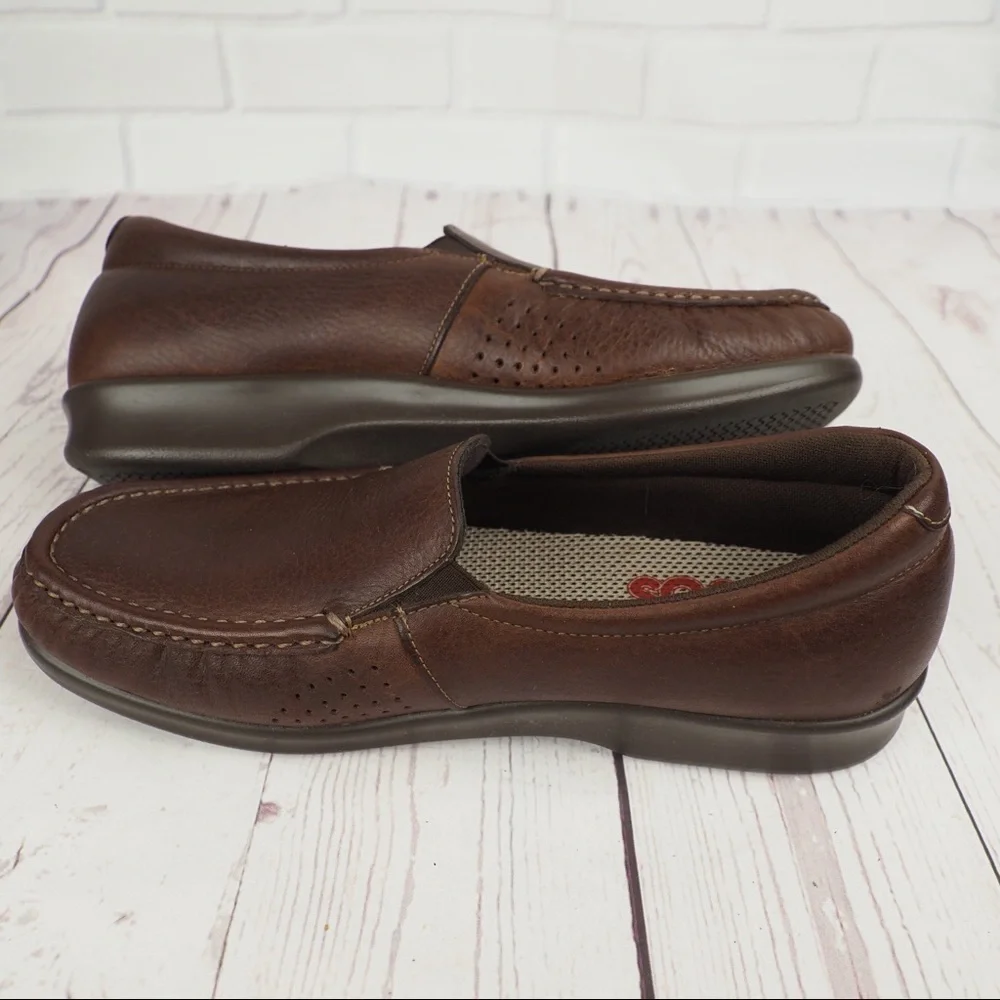 SAS sz 8.5N brown leather comfort loafers